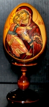 Holy Virgin Of Vladimir - Easter egg: tempera, acrylic, linden wood, acrylic varnish